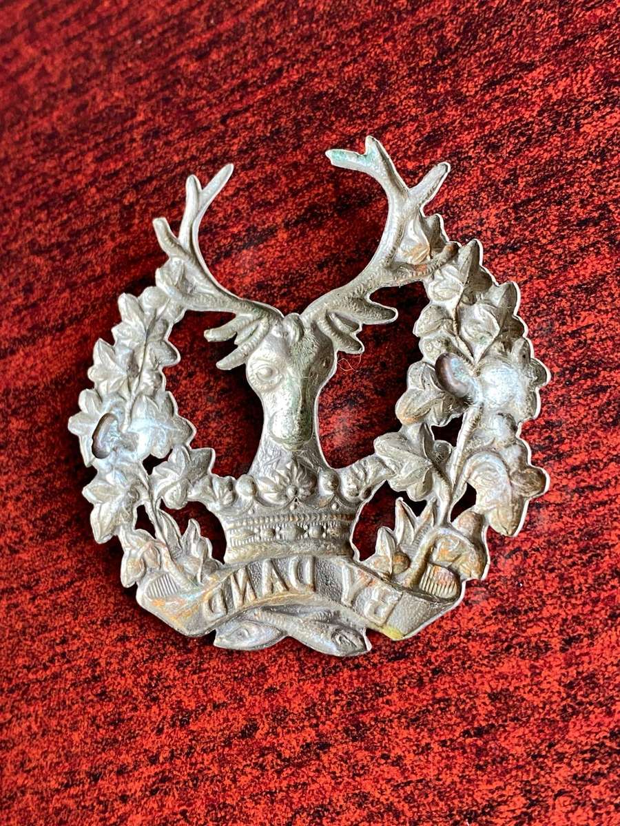75/92 ND FOOT GORDON HIGHLANDERS CAP BADGES 1881-1958- 2 LUGS