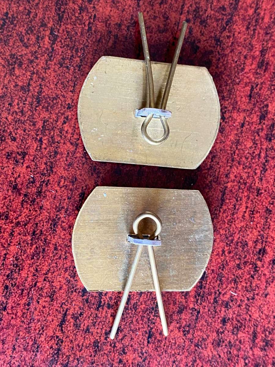 6 TH INNISKILLING DRAGOONS COLLAR BADGE PAIR- LUGS COMPLETE