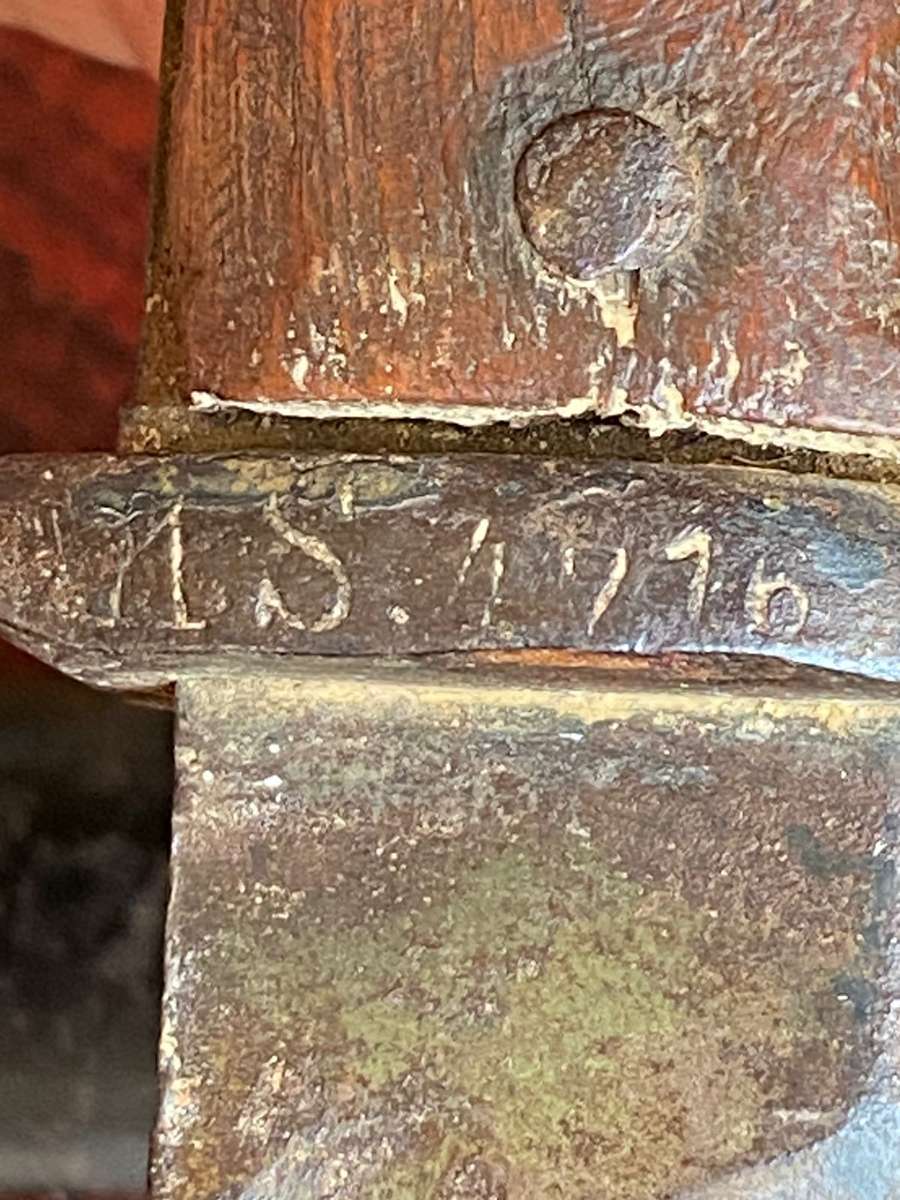 WOOD GRIPPED K598 BAYONET MADE BY ERFURT FOR THE COLONIES-ISSUED (ACCORDING TO NO KS 4716 AND SCABBA
