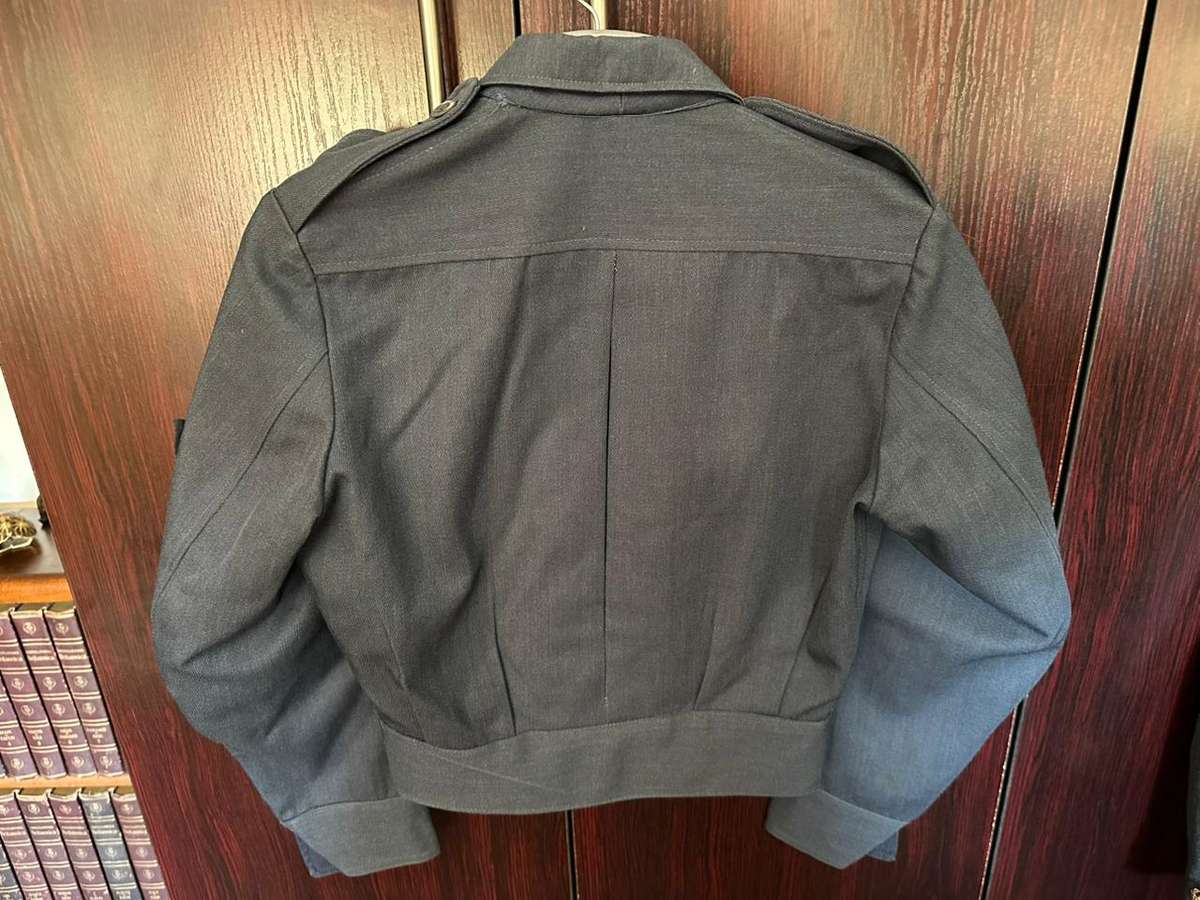 SAAF LADIES ,BUNNY JACKET,SIZE SMALL-MEASURES 37 CM ARMPIT TO ARMPIT-LABELLED-BORDER WAR PERIOD-GOOD