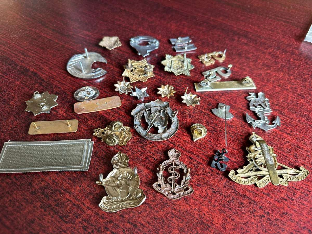 MIXED LOT OF BADGES- 27 IN TOTAL