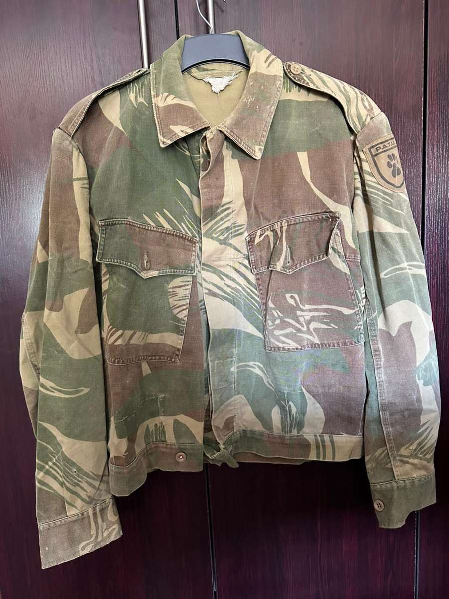 RHODESIAN CAMO JACKET,MADE INTO A BUNNY JACKET-SIZE LARGE-MEASURES 60 CM ARMPIT TO ARMPIT-USED CONDI