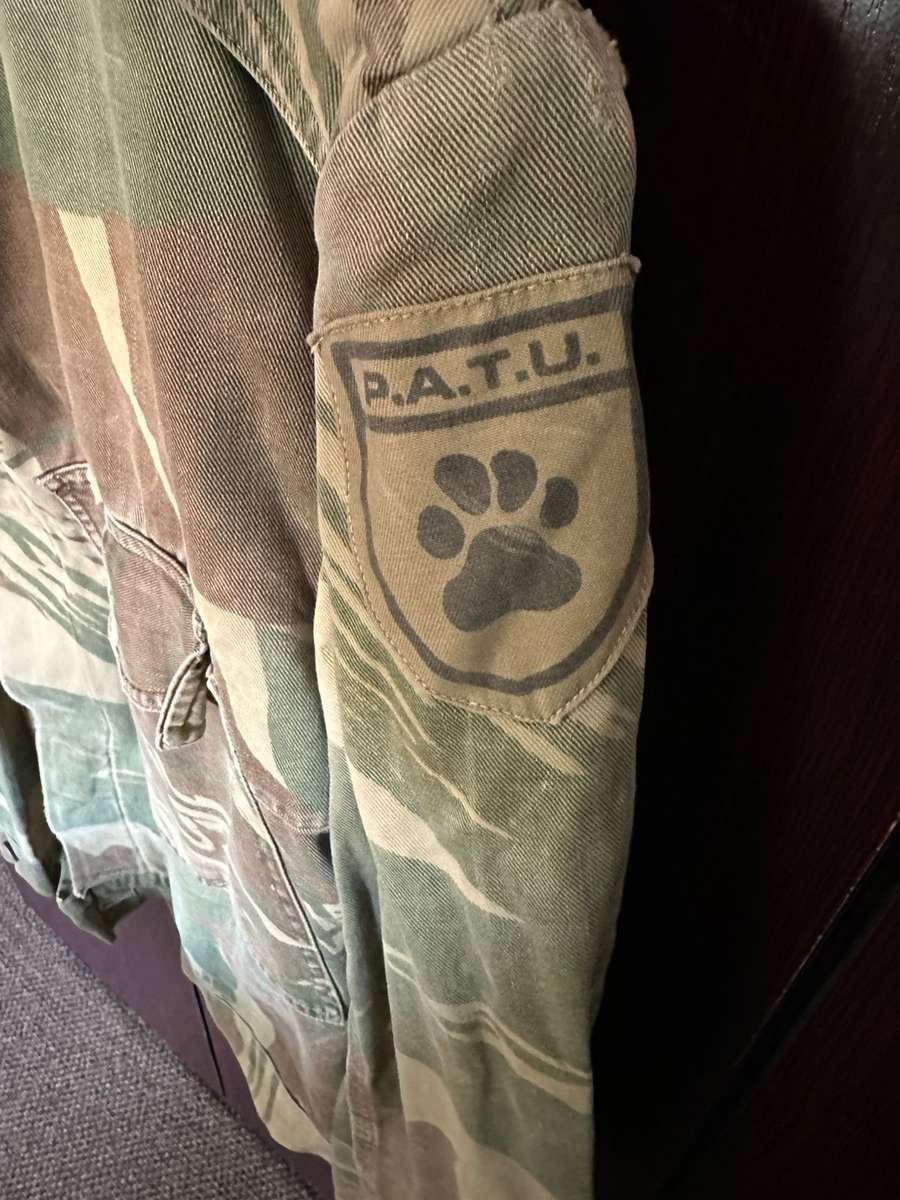 RHODESIAN CAMO JACKET,MADE INTO A BUNNY JACKET-SIZE LARGE-MEASURES 60 CM ARMPIT TO ARMPIT-USED CONDI