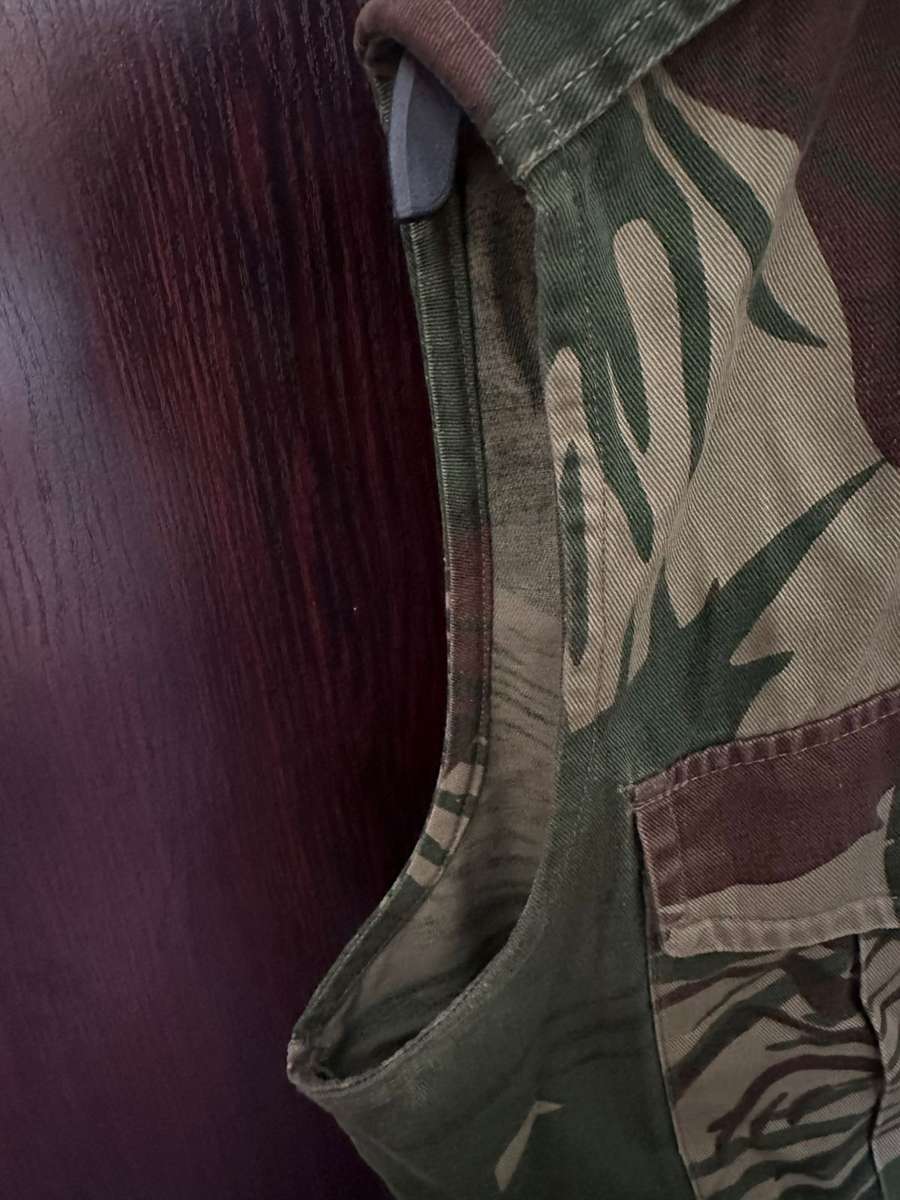 RHODESIAN CAMO SLEEVELESS SHIRT -PROPER STITCHING TO CONVERT-SIZE X LARGE-MEASURES 60CM ARMPIT TO AR