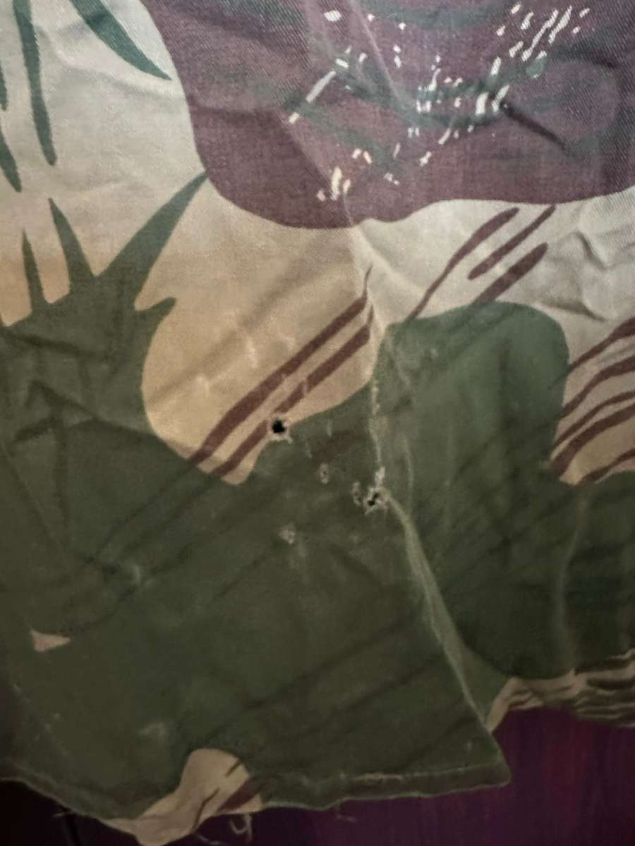 RHODESIAN CAMO SLEEVELESS SHIRT -PROPER STITCHING TO CONVERT-SIZE X LARGE-MEASURES 60CM ARMPIT TO AR