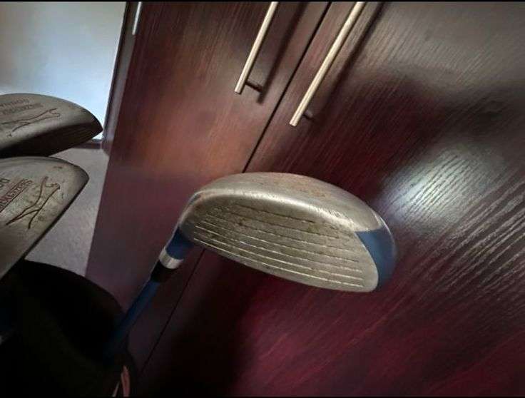 SLAZENGER LADIES SET-COMPLETE SETS-ONLY NEEDS SAND WEDGE AND 5 DRIVER NEEDS A NEW SHAFT-FOLLOWING 3