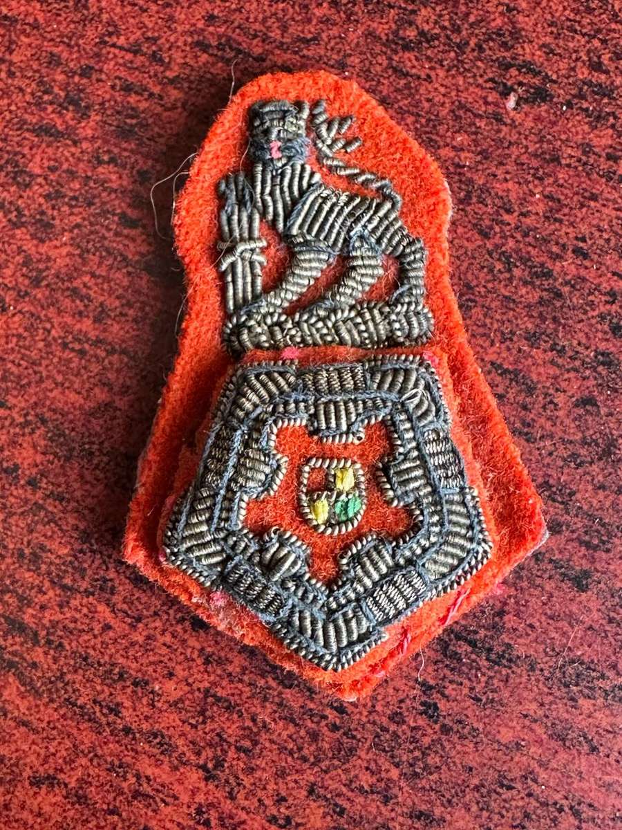 ARMY SENIOR OFFICERS,NON STAFF QUALIFIED BULLION WIRE-CAP BADGE-APPROVED 1978