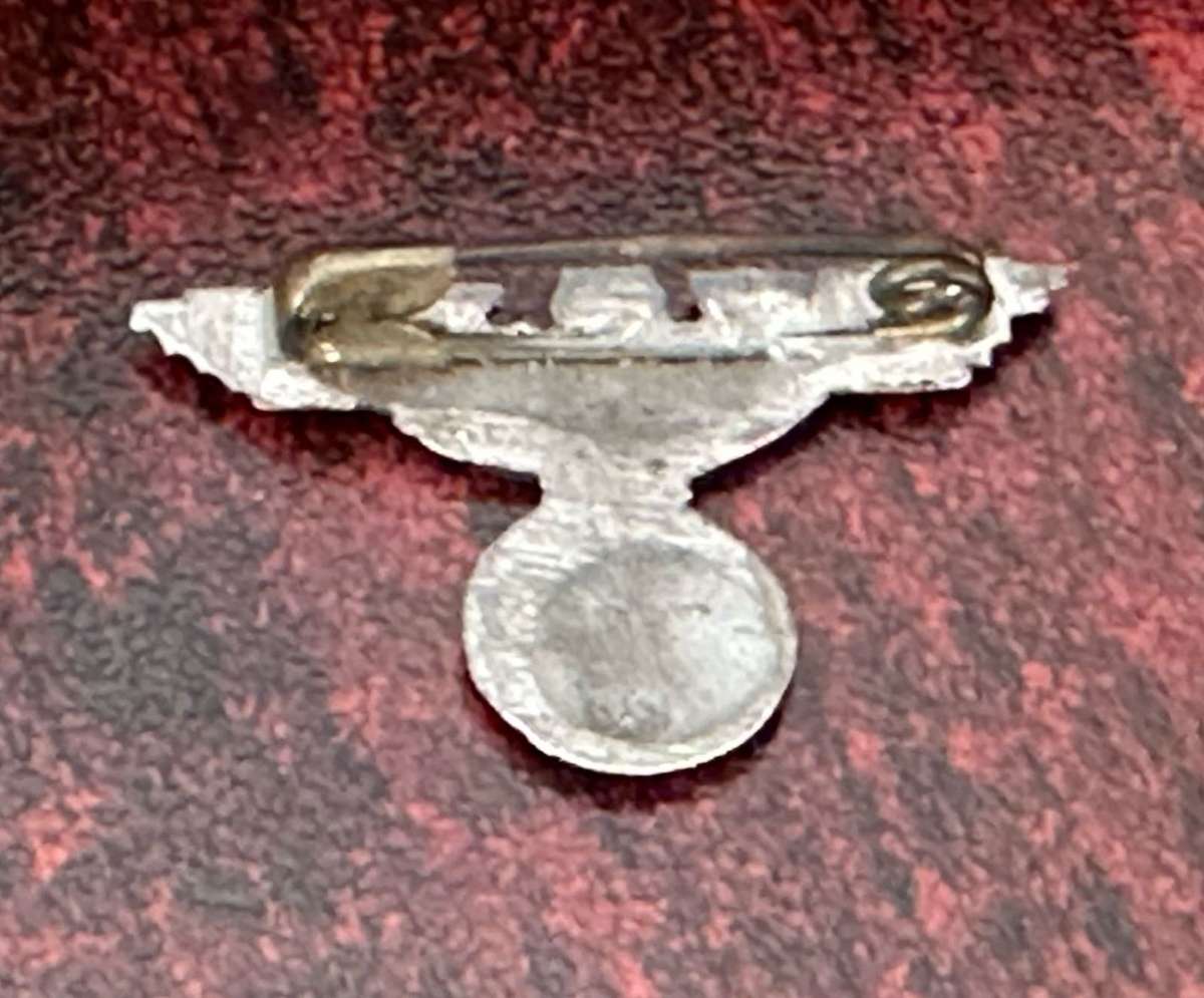 2X OSSEWABRANDWAG BADGES-SOLD WITH THE TIN ,THEY CAME