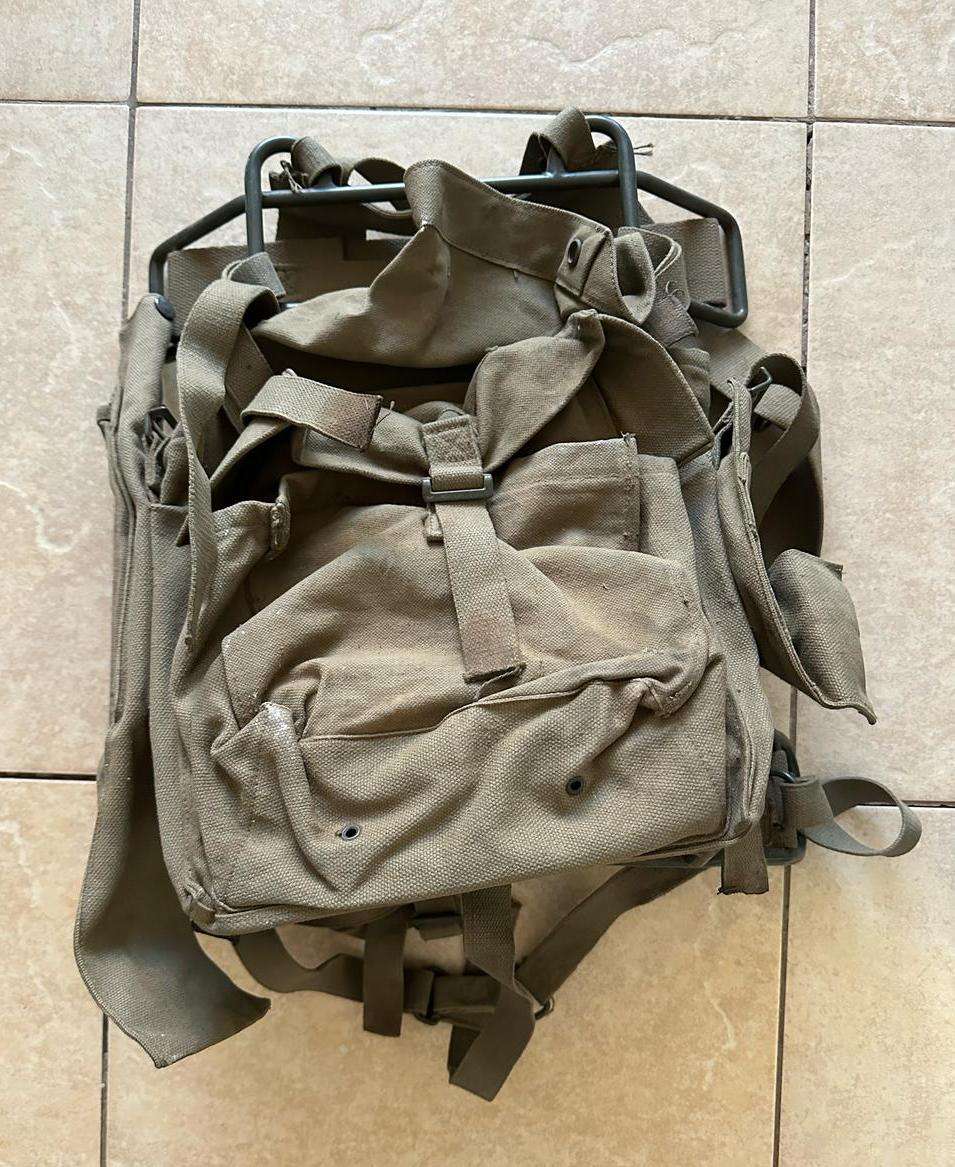SADF PATTERN 73 RADIO BAG WITH METAL FRAME IN GOOD AND COMPLETE CONDITION-A 53/B-57 MANPACK RADIO IN