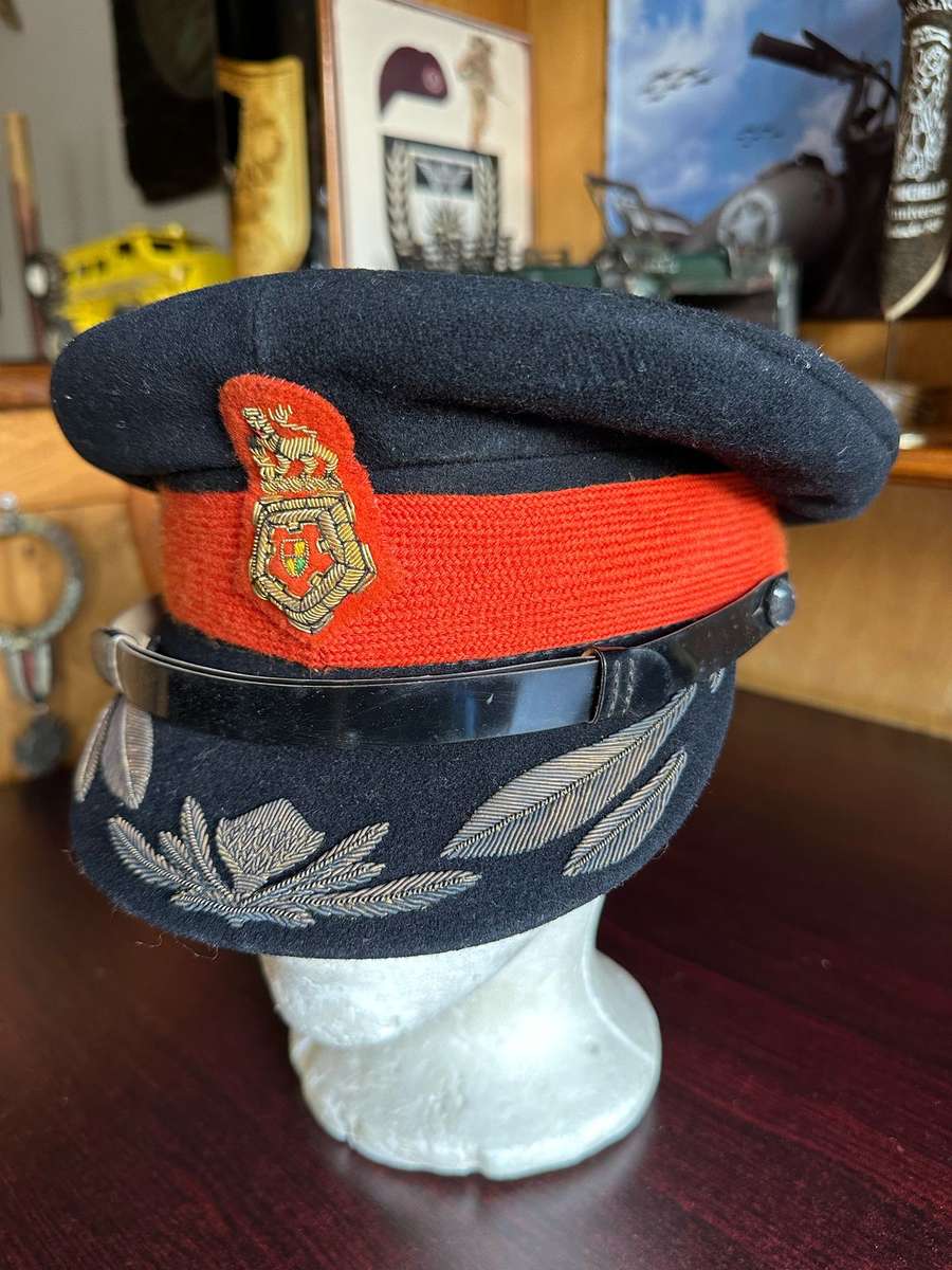 SADF SENIOR OFFICERS BLACK PEAK CAP FOR UNDRESS BLUES-GOOD CONDITION