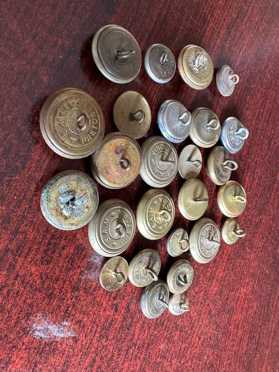 SA MIXED LOT -TUNIC BUTTONS