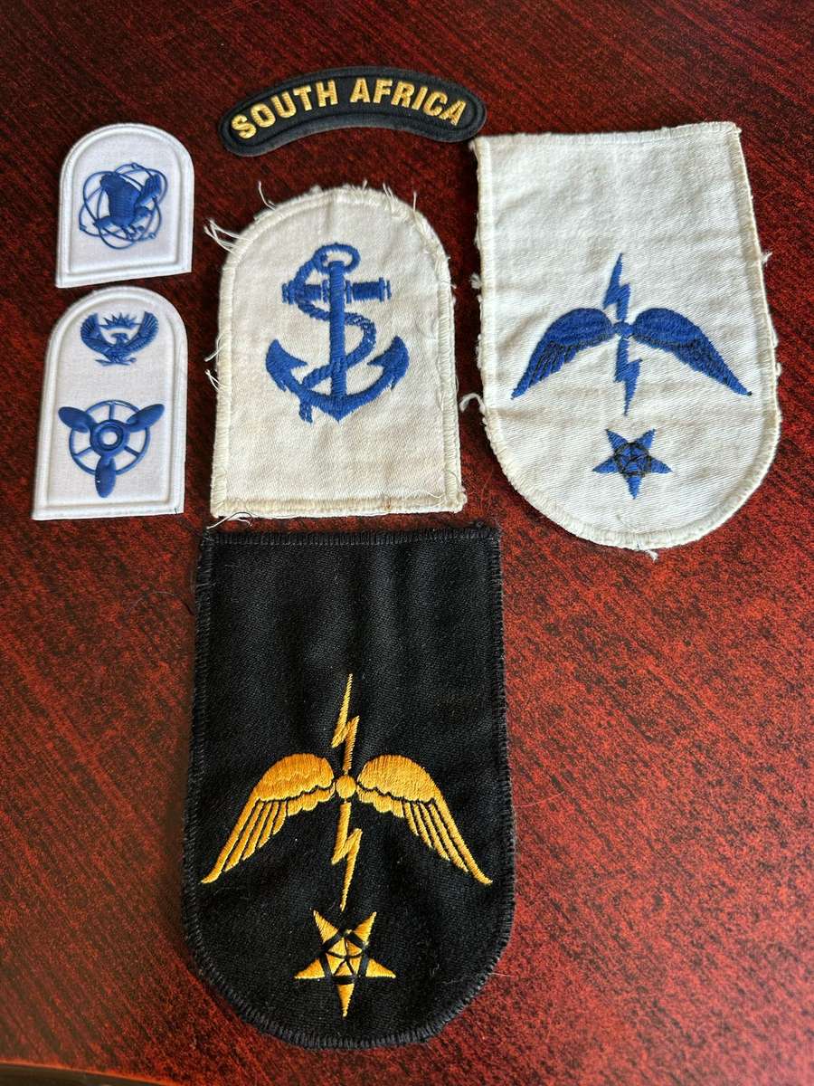 SA NAVY MIXED LOT OF BADGES