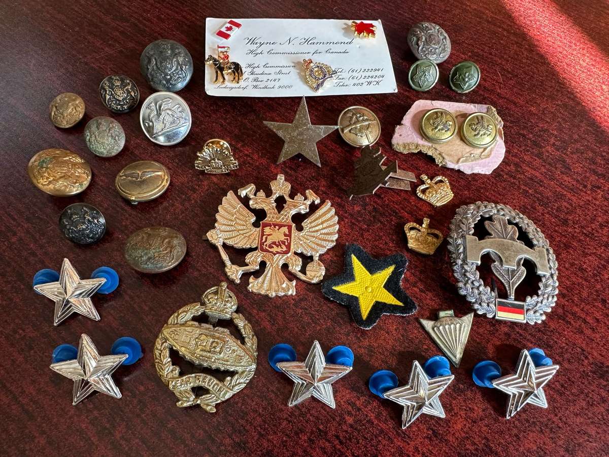 MIXED INTERNATIONAL LOT