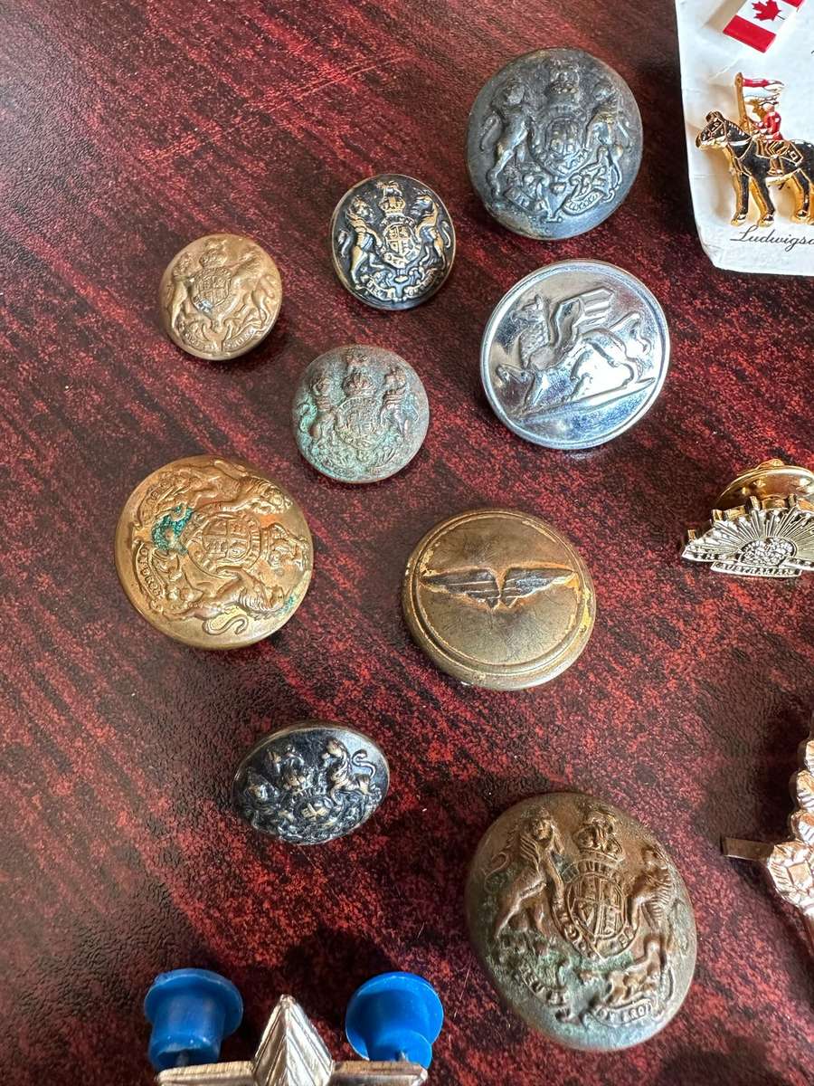 MIXED INTERNATIONAL LOT