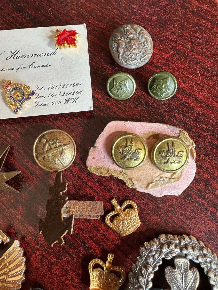 MIXED INTERNATIONAL LOT