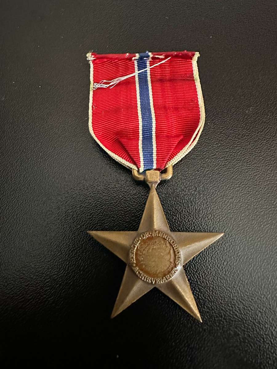 FULL SIZE US BRONZE STAR FOR GALLANTRY
