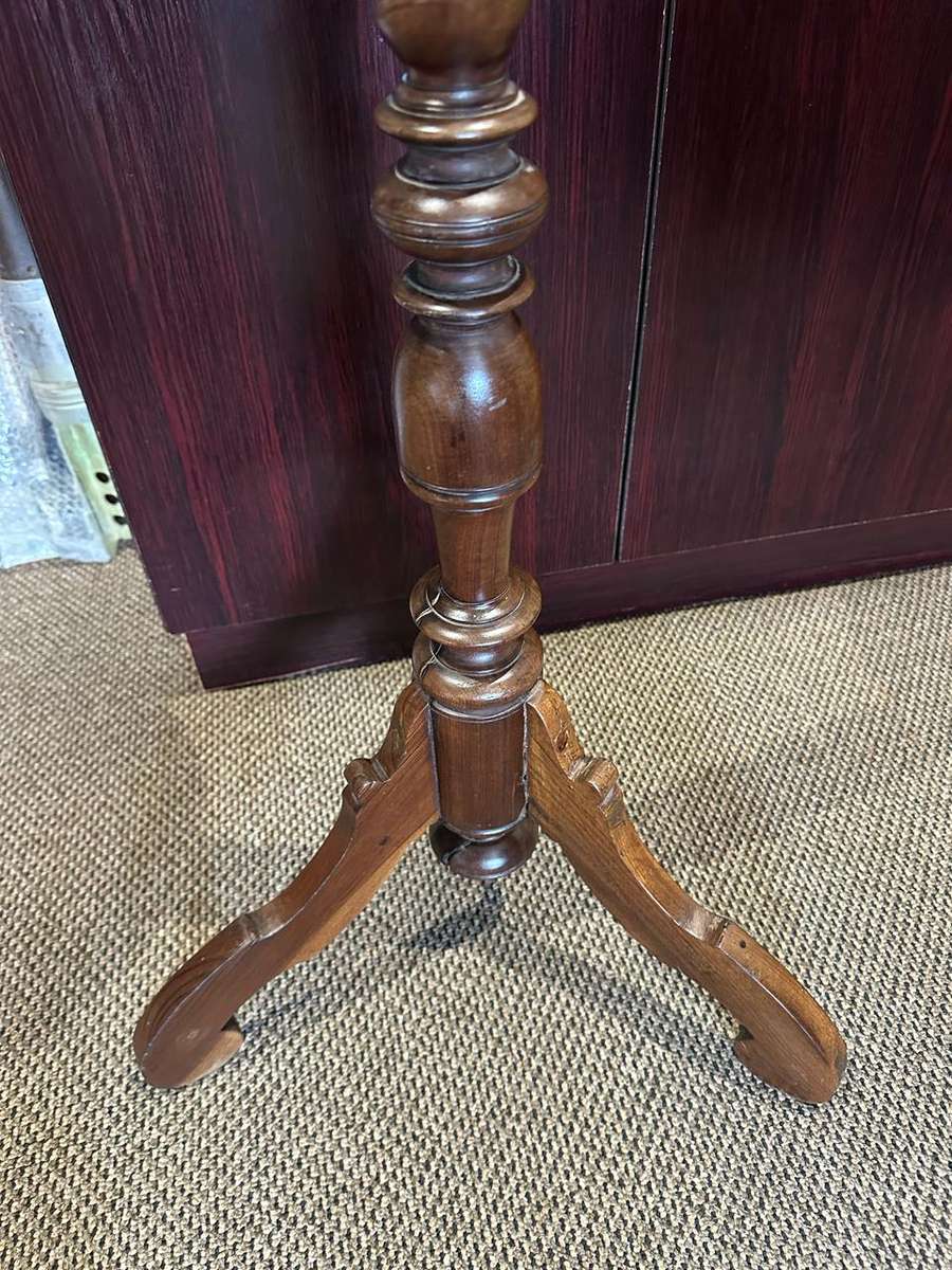 CAPE STINKWOOD 19TH CENTURY GUERIDON-HEIGHT 1030 MM-BARLEY TWISTER GEORGIAN STYLE LEGS