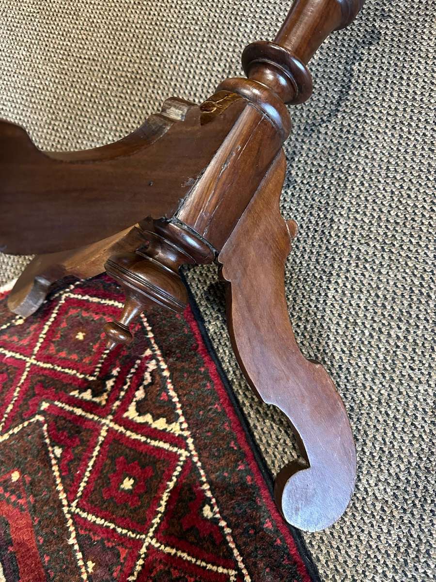 CAPE STINKWOOD 19TH CENTURY GUERIDON-HEIGHT 1030 MM-BARLEY TWISTER GEORGIAN STYLE LEGS