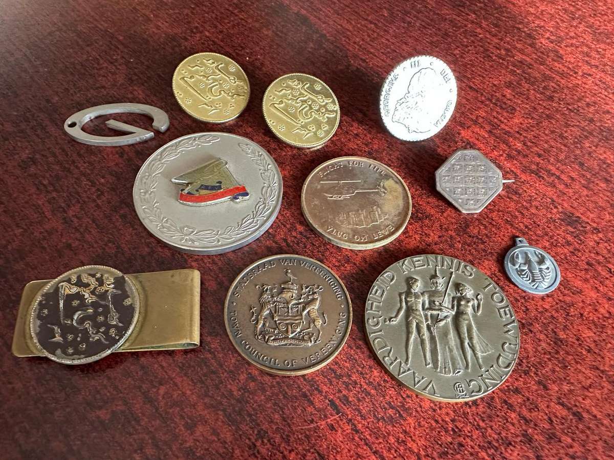 MIXED MEDALLION ETC. LOT