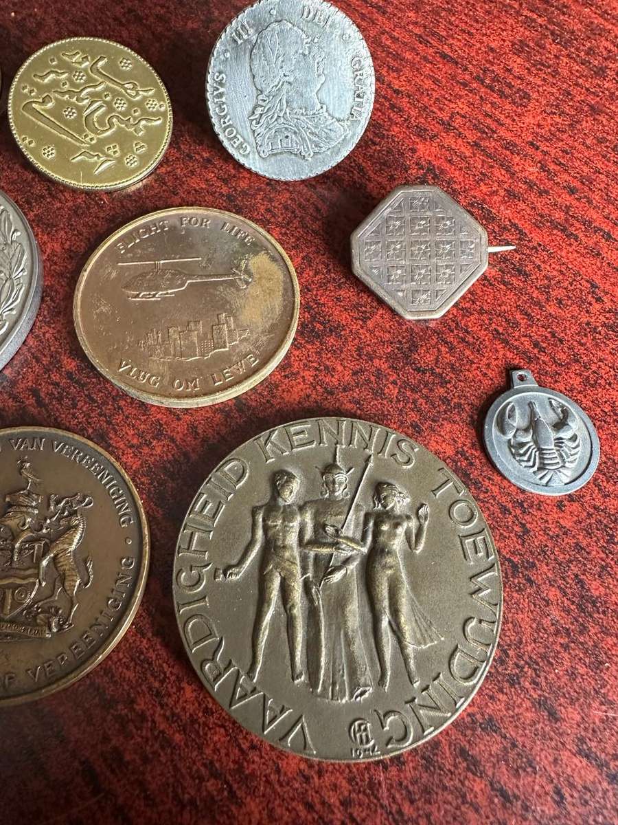 MIXED MEDALLION ETC. LOT