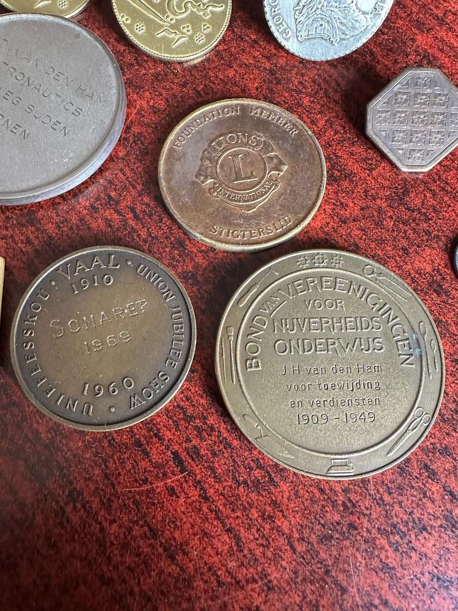 MIXED MEDALLION ETC. LOT