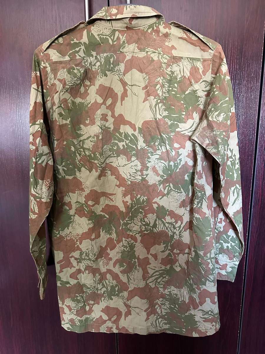 TASK FORCE 2ND PATTERN CAMO LONG SLEEVE SHIRT-MEASURES 60 CM ARMPIT TO ARMPIT-SIZE LARGE-LABELLED AN