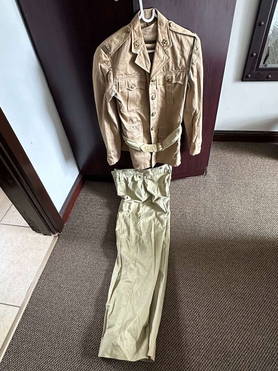 WW2 AIR FORCE UNIFORM,JACKET + TROUSERS BOTH IN VERY GOOD CONDITION: JACKET A SIZE SMALL-MEASURES 45