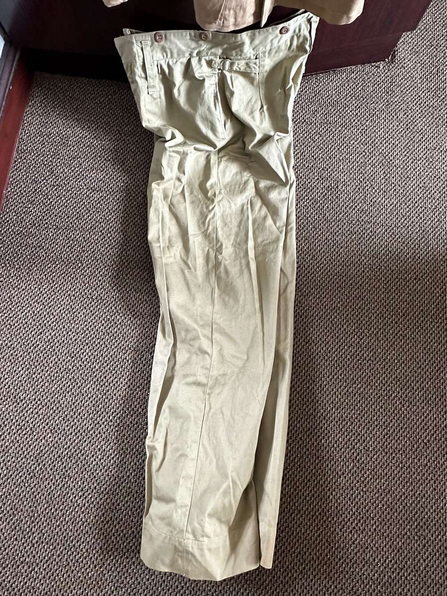 WW2 AIR FORCE UNIFORM,JACKET + TROUSERS BOTH IN VERY GOOD CONDITION: JACKET A SIZE SMALL-MEASURES 45