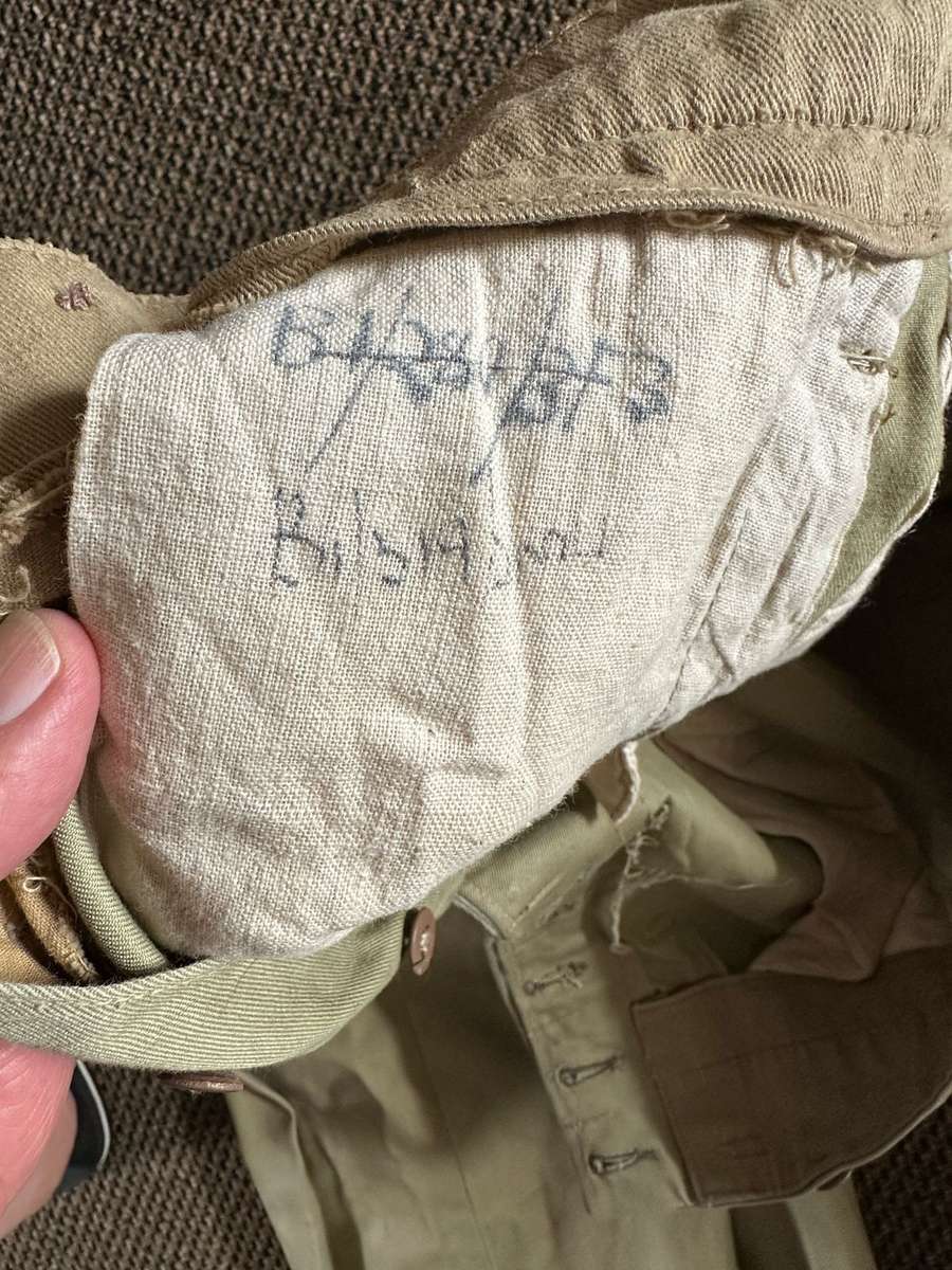 WW2 AIR FORCE UNIFORM,JACKET + TROUSERS BOTH IN VERY GOOD CONDITION: JACKET A SIZE SMALL-MEASURES 45