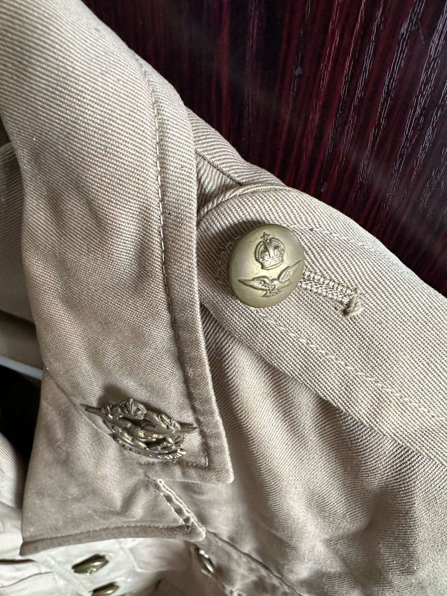 WW2 AIR FORCE UNIFORM,JACKET + TROUSERS BOTH IN VERY GOOD CONDITION: JACKET A SIZE SMALL-MEASURES 45