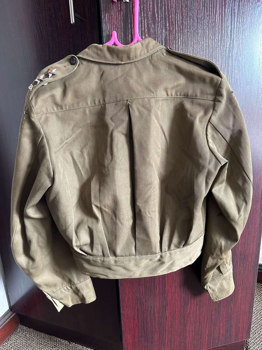 BUNNY JACKET + TROUSERS,JACKET A SIZE MEDIUM-MEASURES 52 CM ARMPIT TO ARMPIT-THE TROUSERS A SIZE 30,