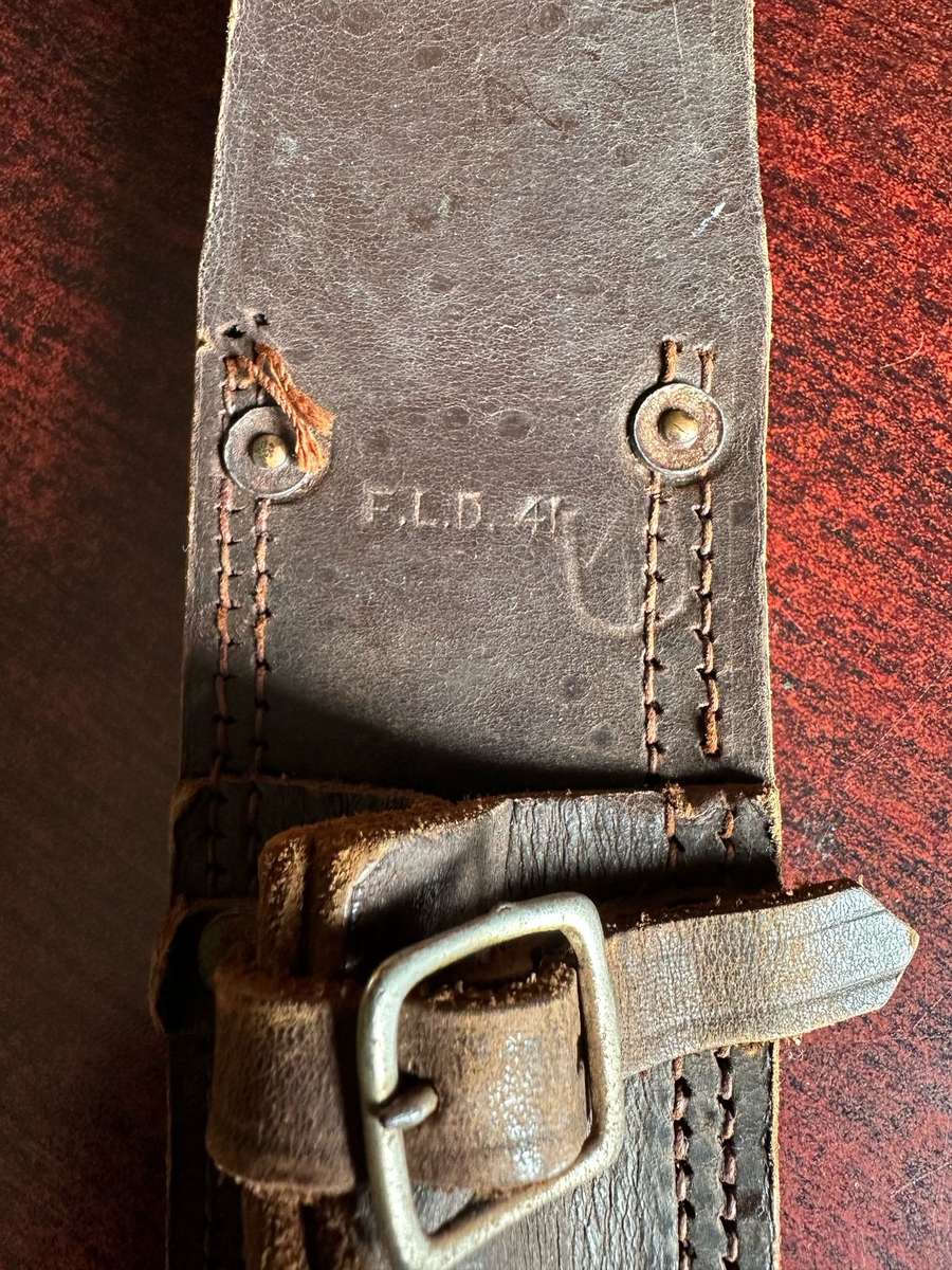 SA LEATHER FROG FOR THE NO 1 BAYONET A VARIANT WITH NARROWER BELT LOOP