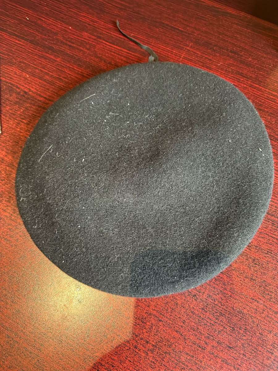 BLACK BERET -SIZE 58 IN VERY GOOD CONDITION