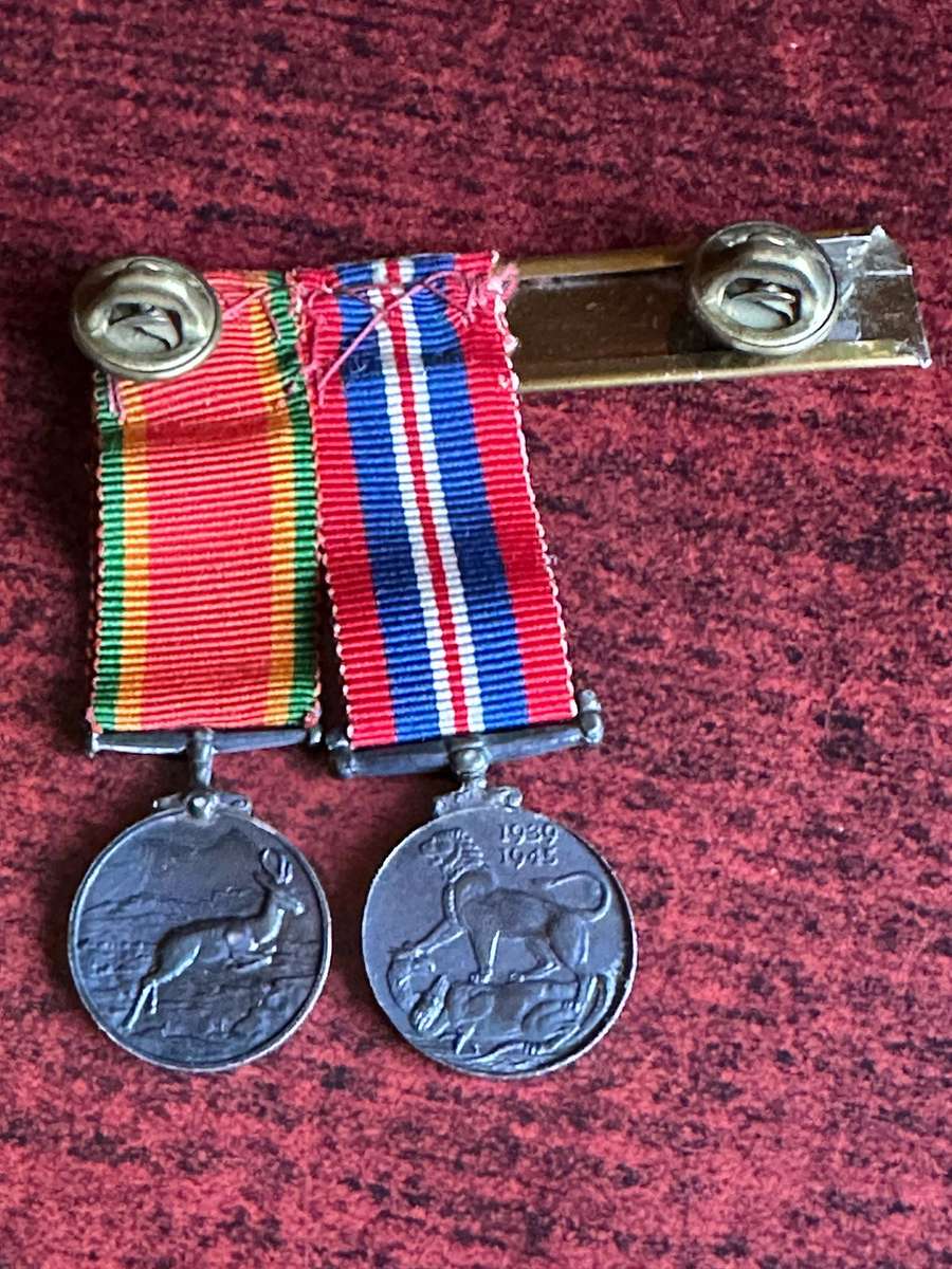 WW2 MINIATURE MEDALS WAR MEDAL AND AFRICA SERVICE MEDAL-AUTHENTIC PERIOD MEDALS