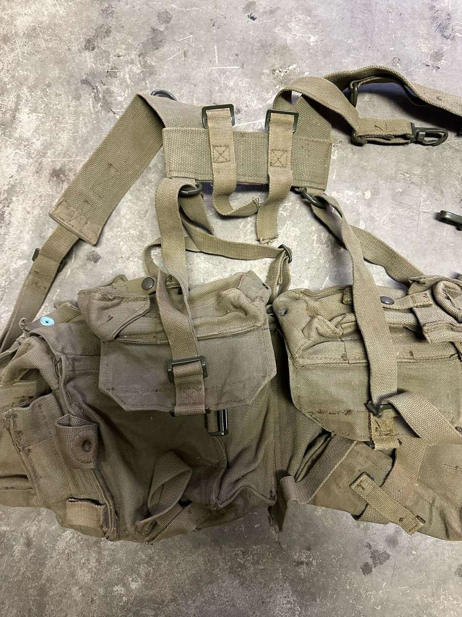SADF PATTERN 73 SKELETON-YOKE,KIDNEY POUCHES,BELT AND 3 AMMO POUCHES