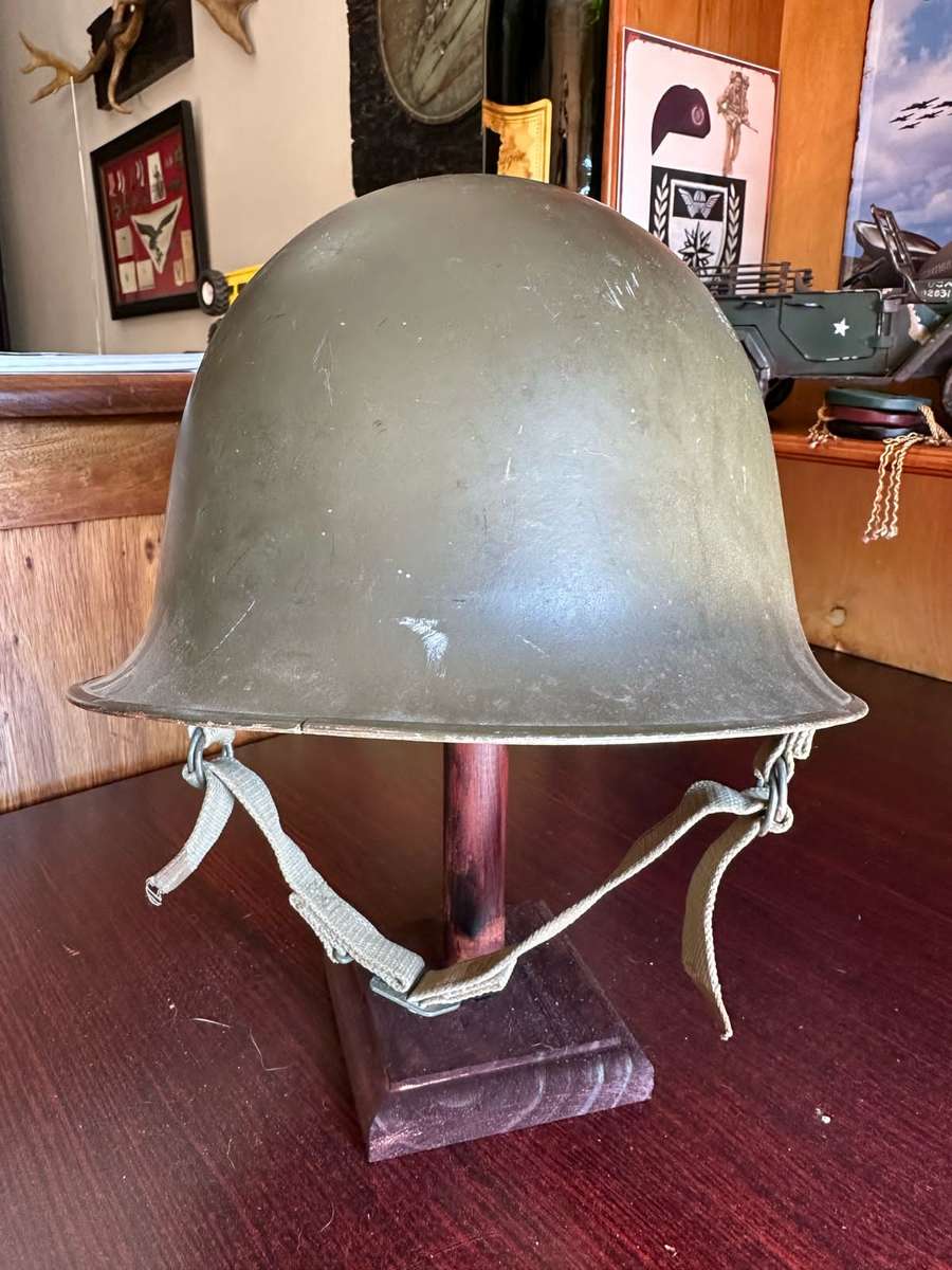 SADF PERIOD "STAALDAK" COMPLETE WITH CHIN STRAP AND MOSDOP