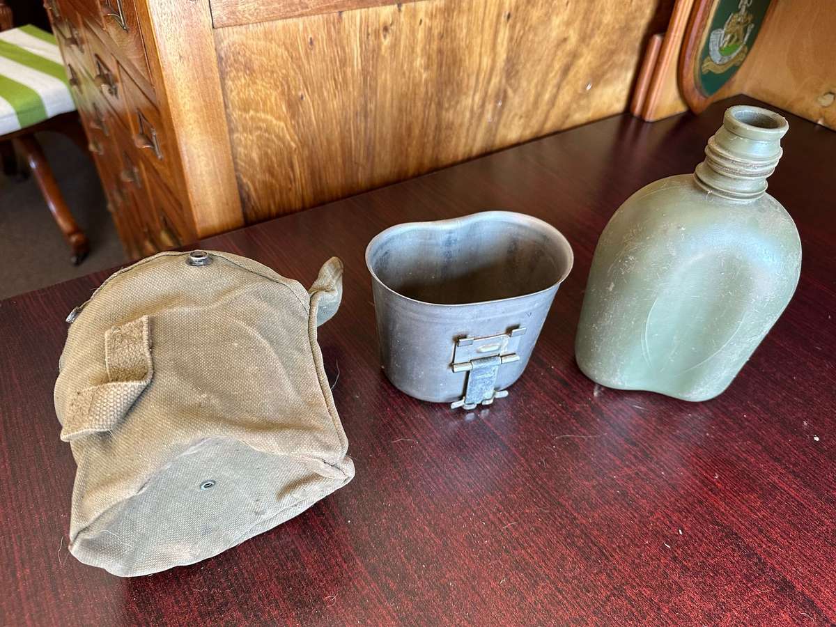 SADF PERIOD WATER BOTTLE WITH FIRE BUCKET AND POUCH-NO LID