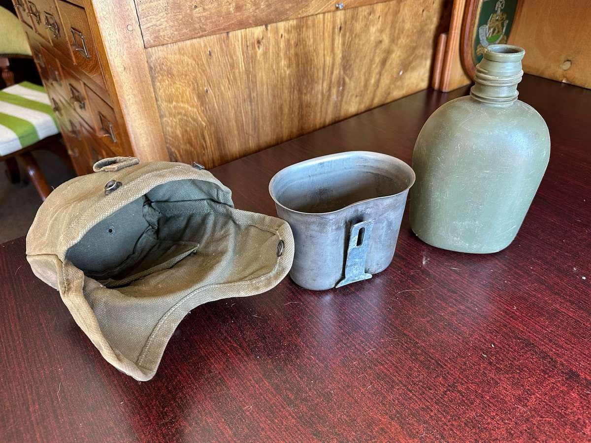 SADF PERIOD WATER BOTTLE WITH FIRE BUCKET AND POUCH-NO LID