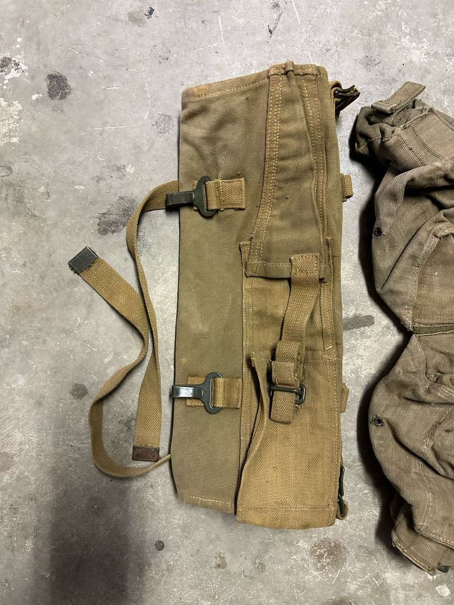 RHODESIAN PATTERN 62 WEBBING YOKE-KIDNEY POUCHES-AMMO POUCH AND GROUND SHEET HOLDER