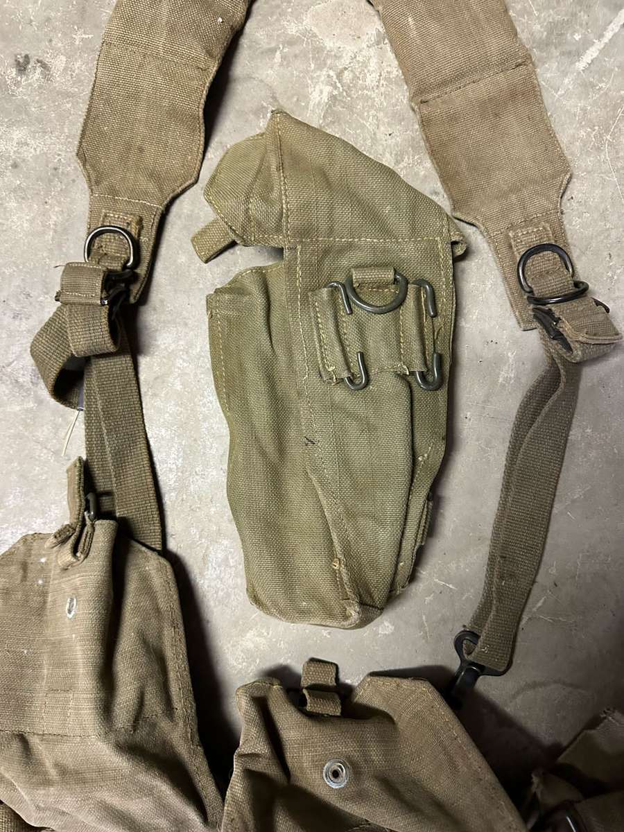 RHODESIAN PATTERN 62 WEBBING YOKE-KIDNEY POUCHES-AMMO POUCH AND GROUND SHEET HOLDER