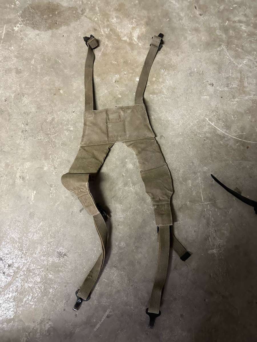 RHODESIAN PATTERN 62 WEBBING YOKE-KIDNEY POUCHES-AMMO POUCH AND GROUND SHEET HOLDER