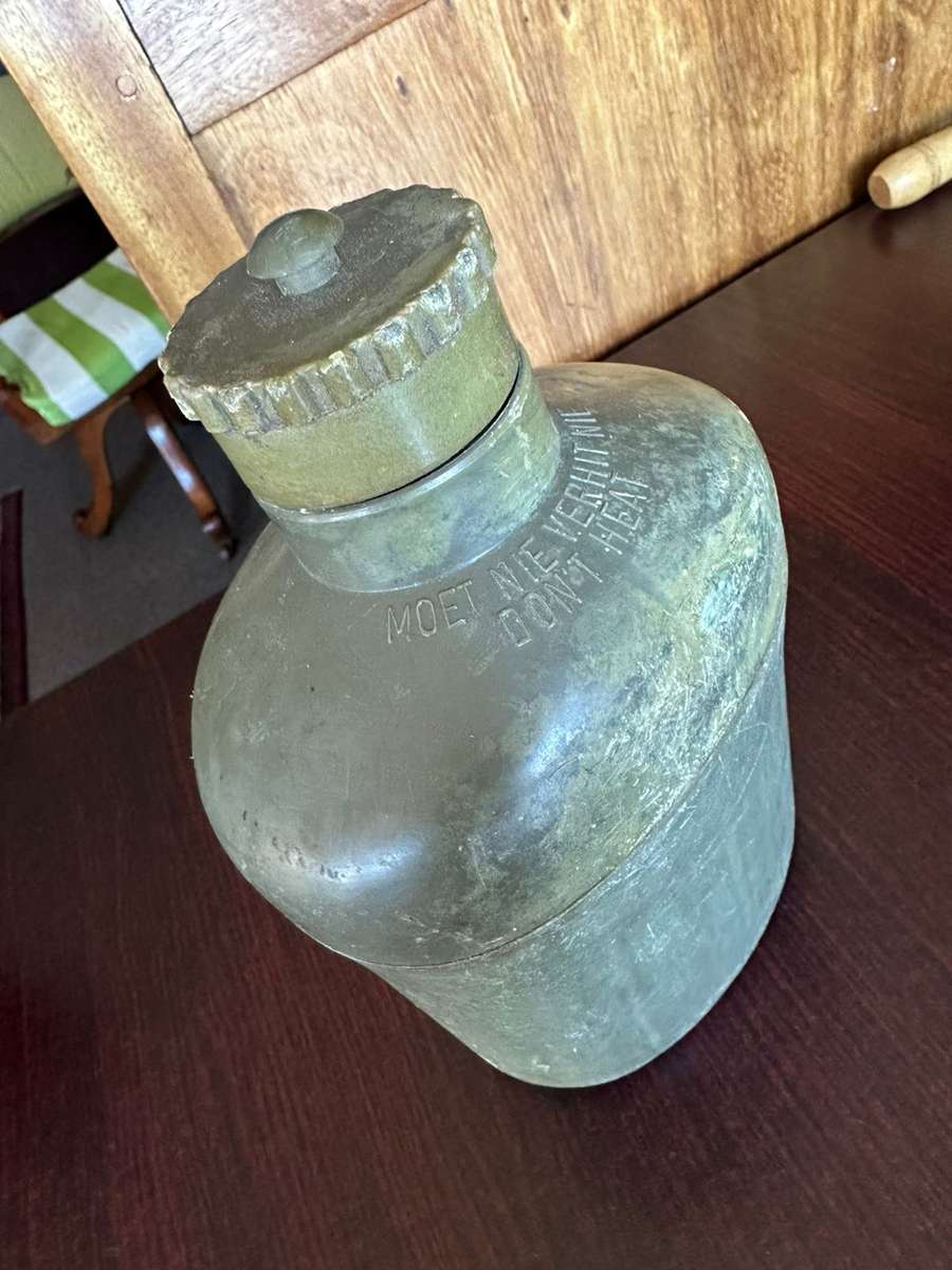 Pattern 62, Rhodesian water bottle