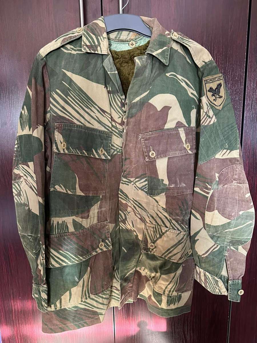 Rhodesian camo jacket,size large,measures 57 cm armpit to armpit. Comes with removable wool liner. R