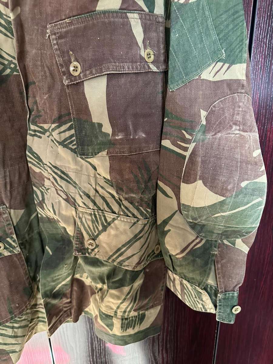 Rhodesian camo jacket,size large,measures 57 cm armpit to armpit. Comes with removable wool liner. R