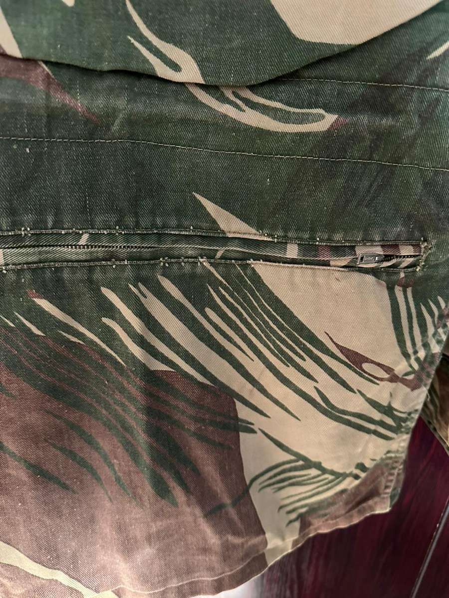 Rhodesian camo jacket,size large,measures 57 cm armpit to armpit. Comes with removable wool liner. R