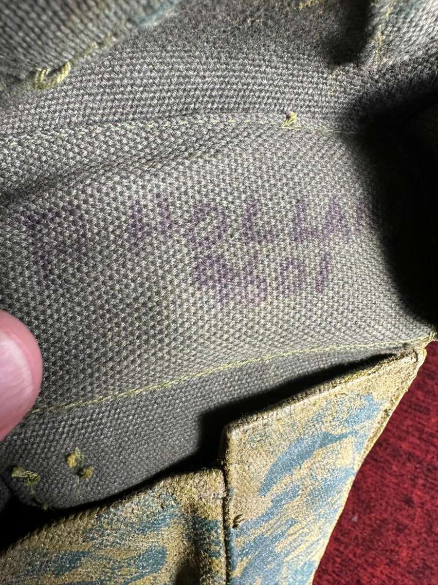 Rhodesian ammo pouch. Original hand painted period item from a former member.