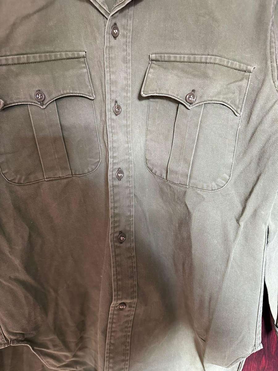 Rhodesian olive green long sleeve shirt, size medium,measures 55cm armpit to armpit,heavy denim type