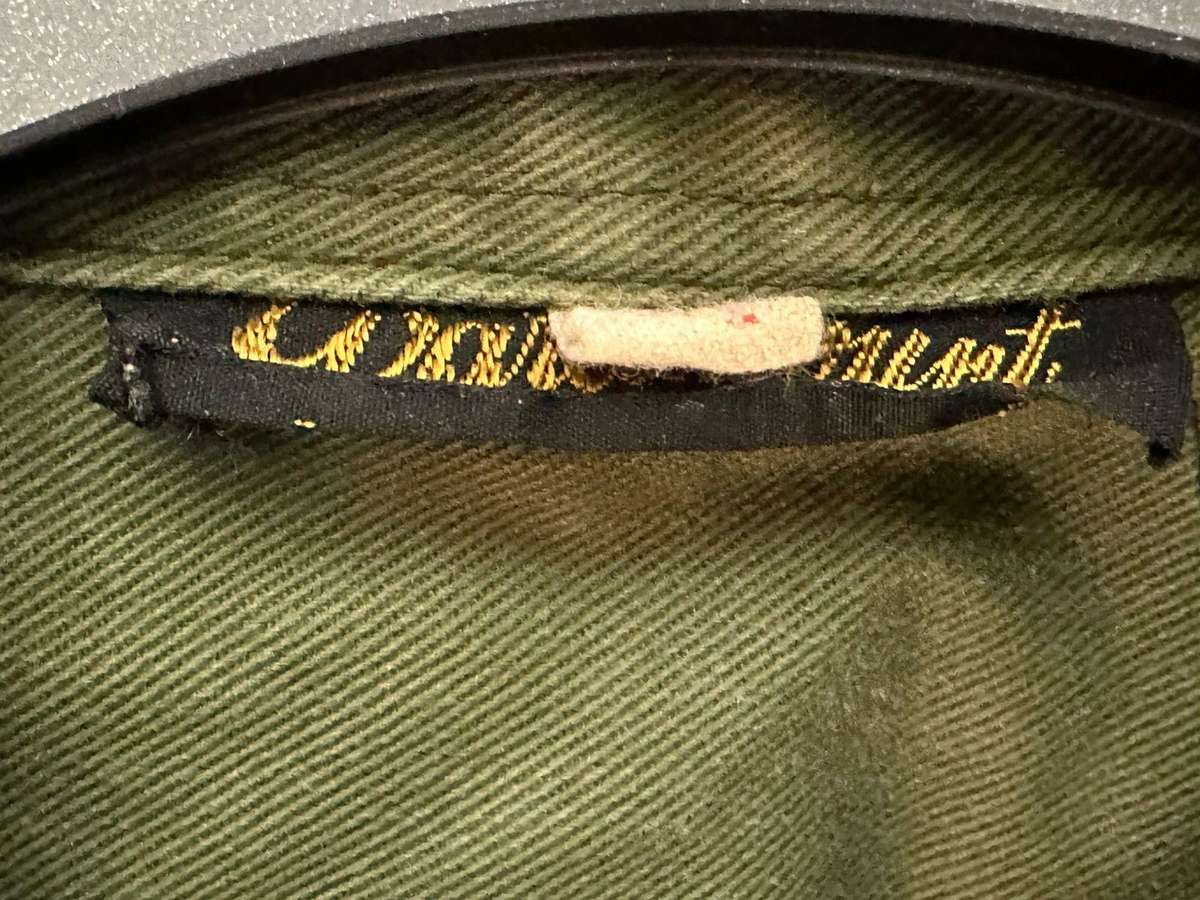 Rhodesian olive green long sleeve shirt, size medium,measures 55cm armpit to armpit,heavy denim type