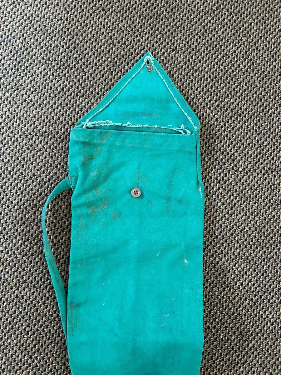 Rhodesian rifle bag. Measures 120 cm.