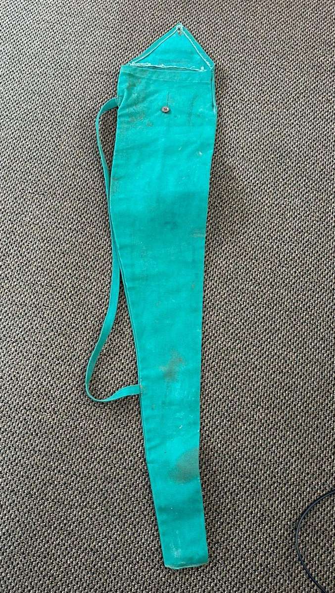 Rhodesian rifle bag. Measures 120 cm.